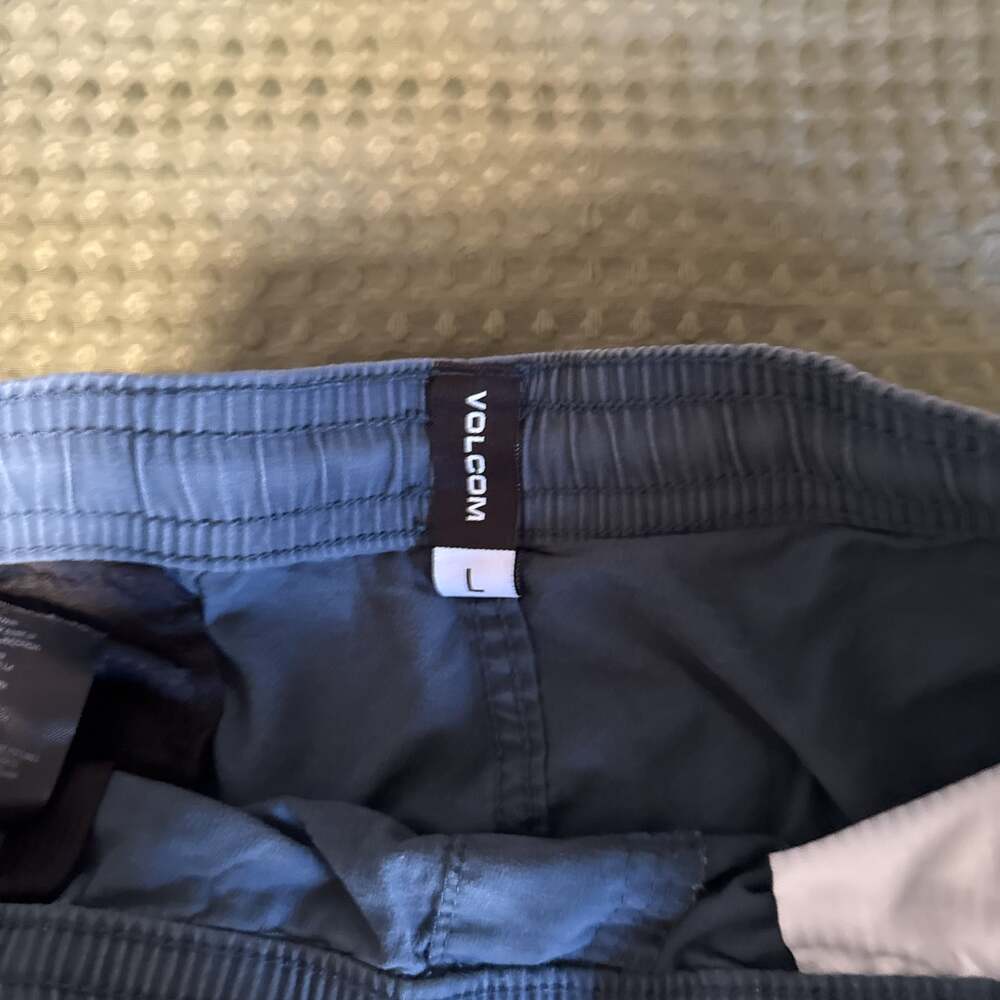 Volcom Mens Shorts, Blue, Size XL, Drawstring, Pockets, New With Tags 12" Length
